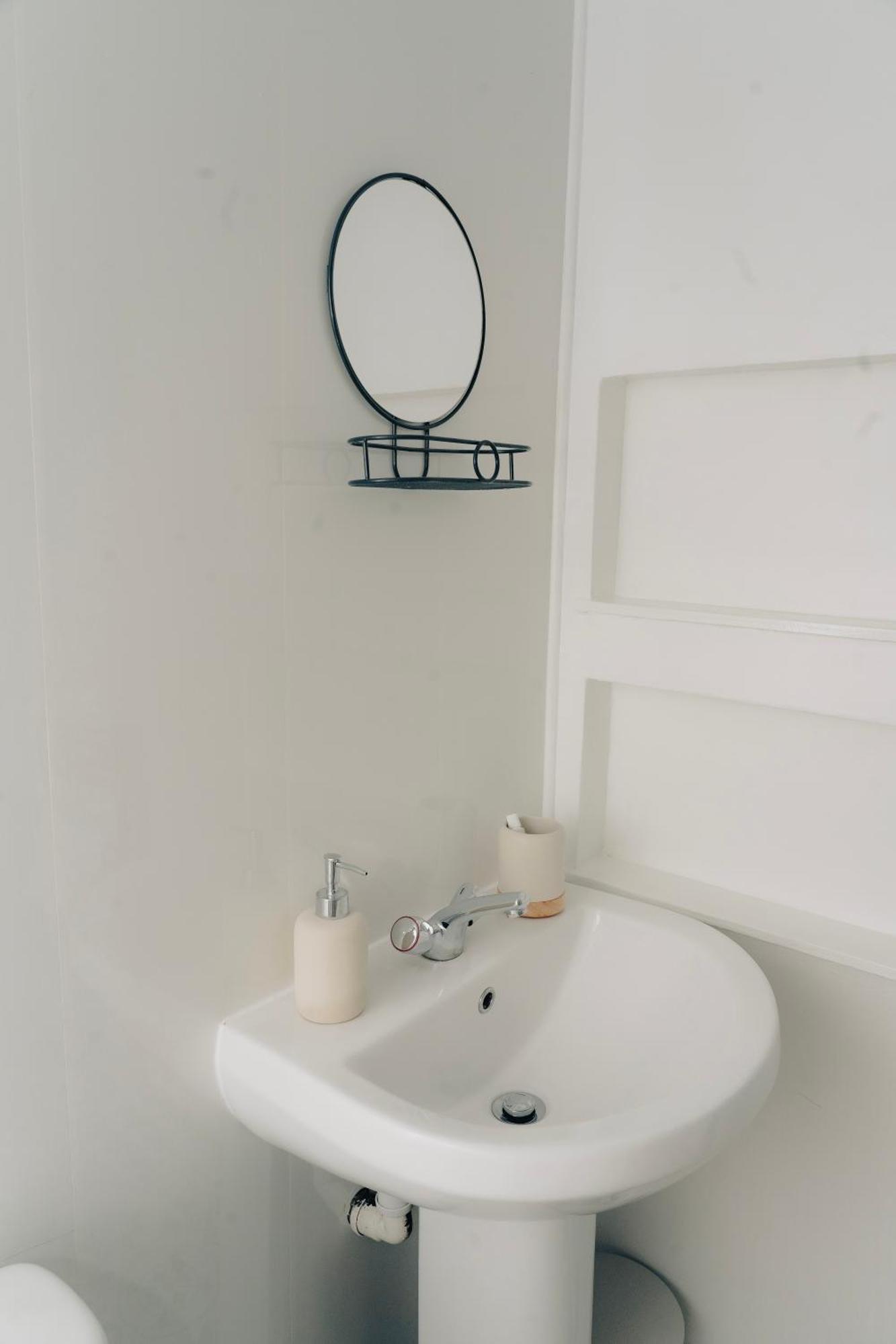 Mideyah Stays - 3 Bed Comfy House 카디프 외부 사진